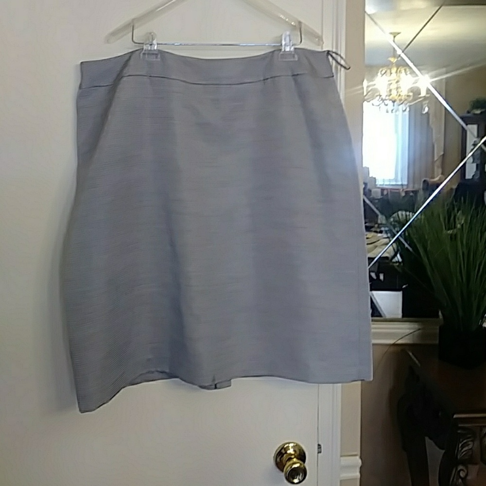 Gray suit. 2 piece